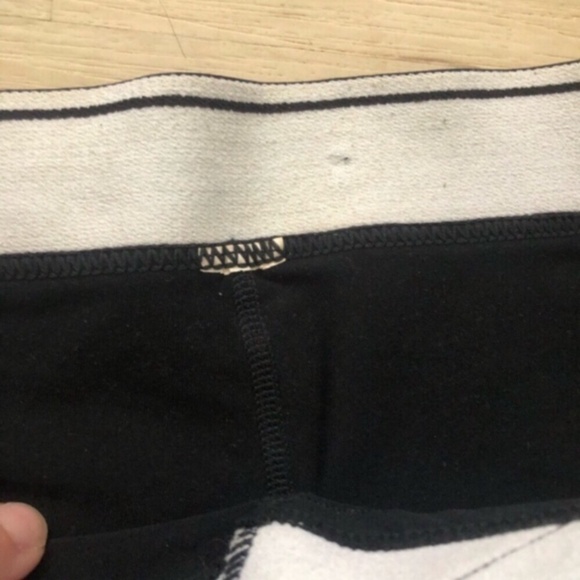 Fabletics Women’s Maddox Capri Leggings Black Coral Logo Waistband - Picture 4 of 8